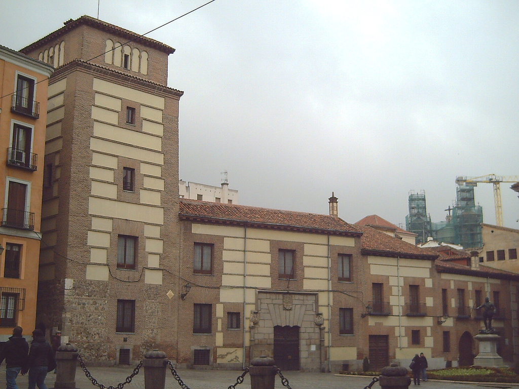 Casa_y_Torre_de_los_Lujanes_(Madrid)_01