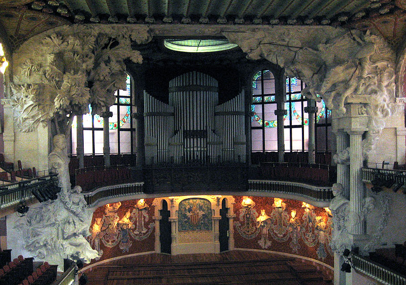 800px-Escenario_Palau_de_la_Música_Catalana