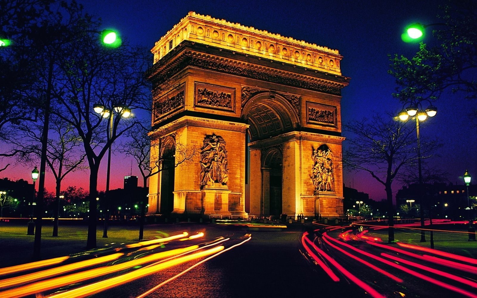 19-lugares-de-paris-que-visitar-historia-y-monumentos-Arco-del-triunfo