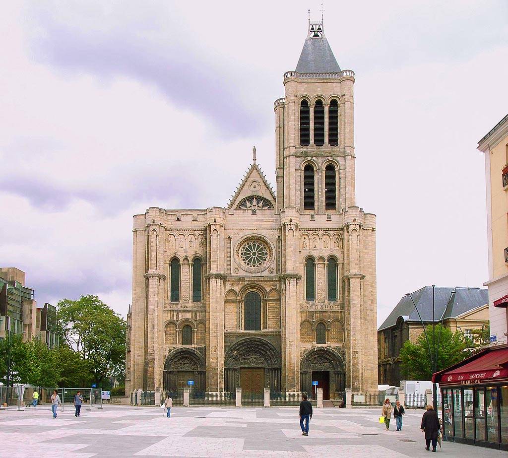 19-lugares-de-paris-que-visitar-historia-y-monumentos-Basílica-de-Saint-Denis