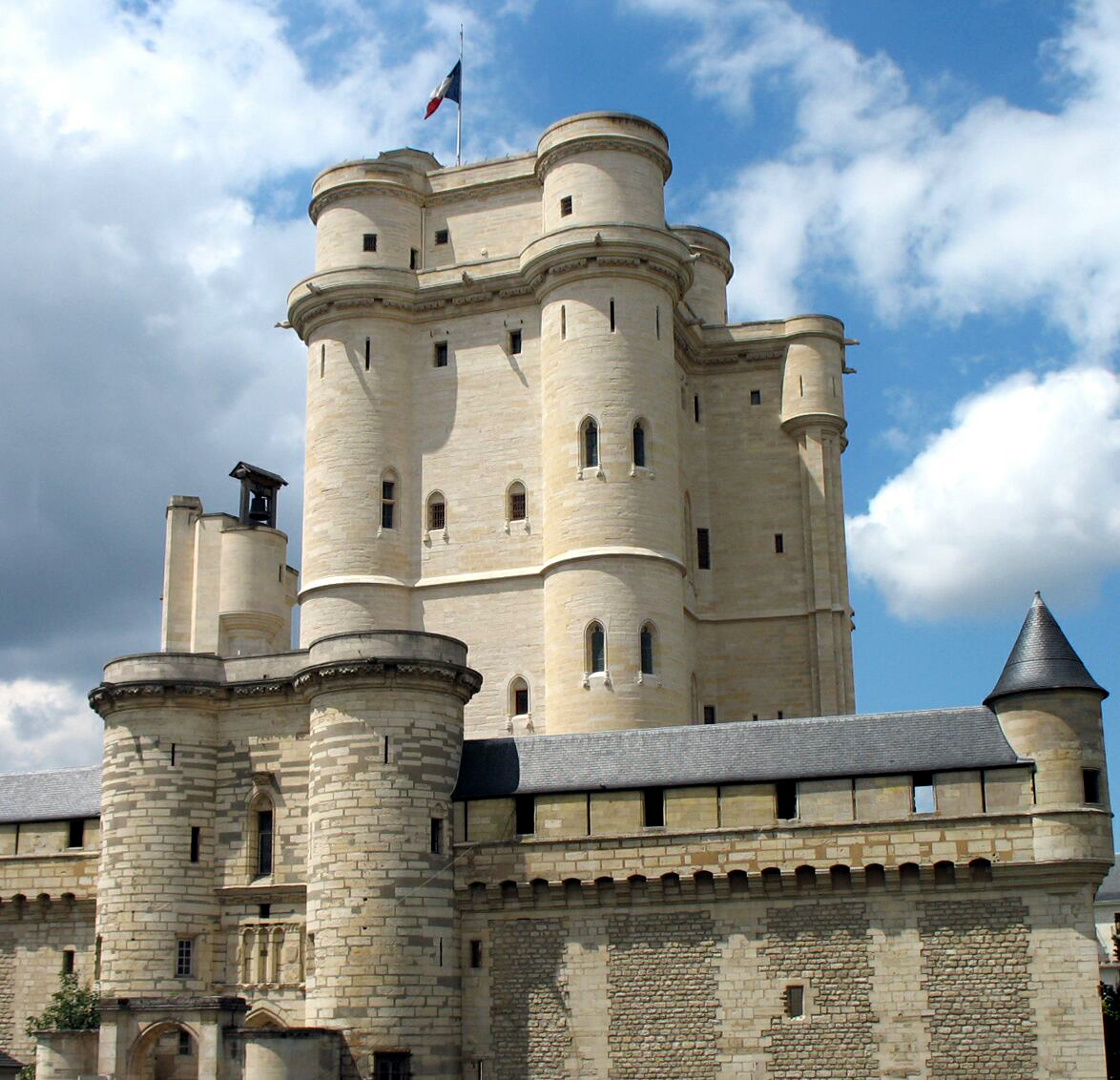 19-lugares-de-paris-que-visitar-historia-y-monumentos-El-Castillo-de-Vincennes